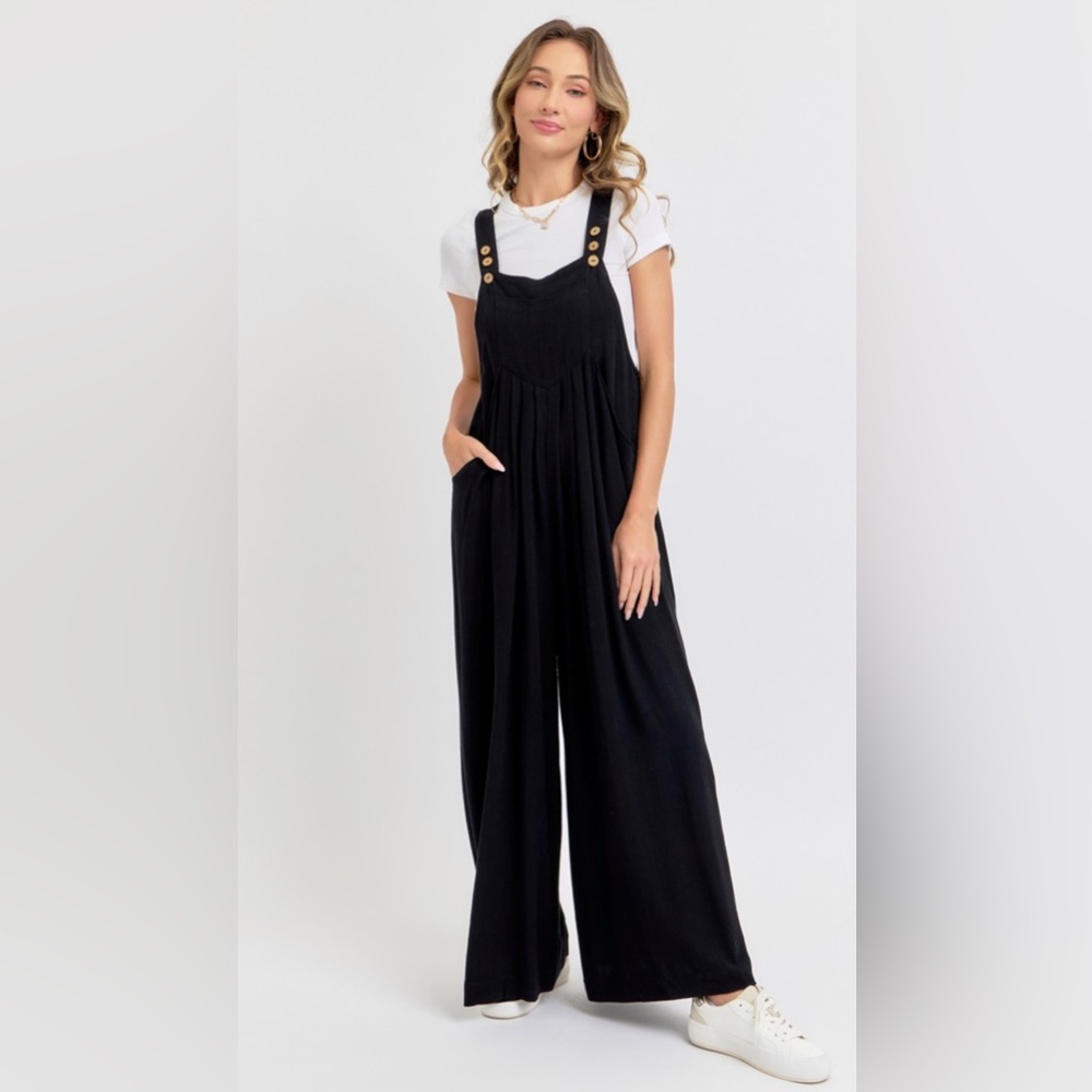 NWT BOUTIQUE_ Adjustable strap overall wide leg jumpsuit women’s